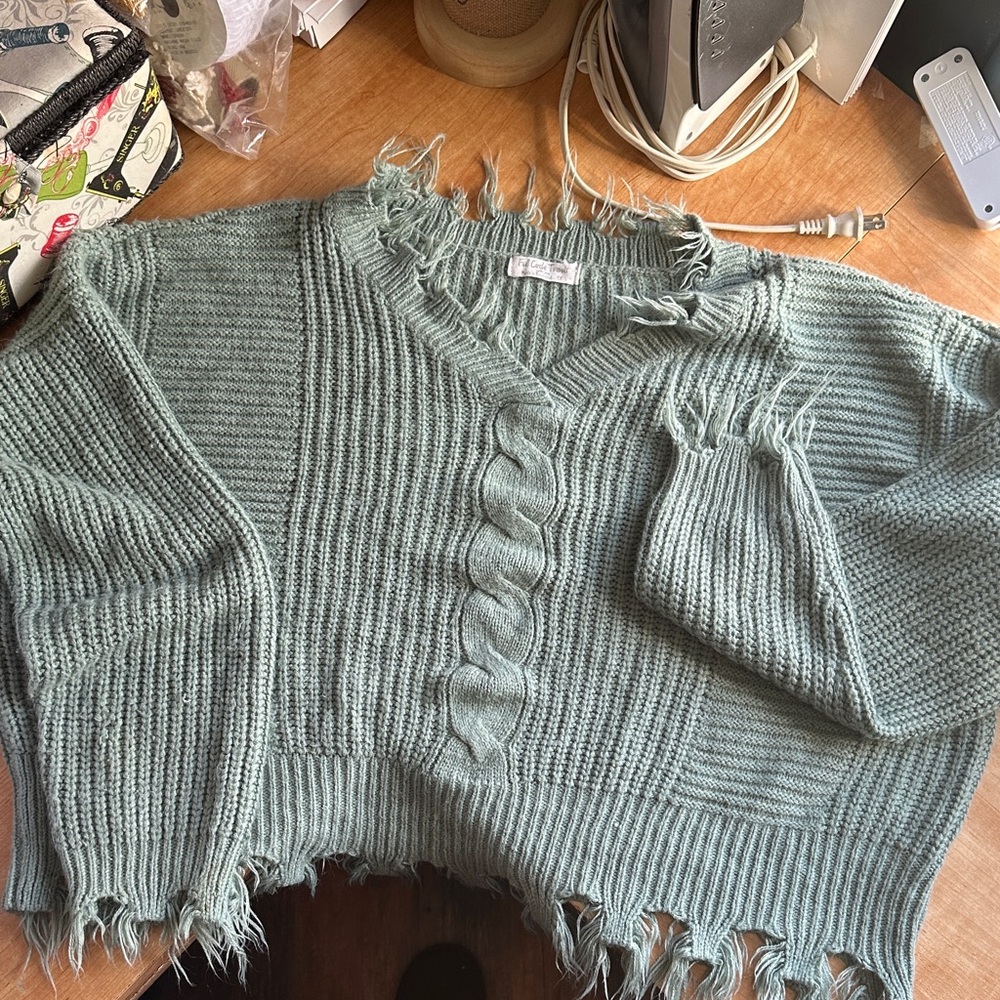 Frayed Hem V-Neck Sweater in Sage Green